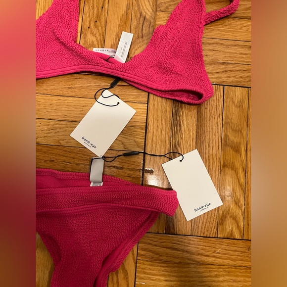 Bond Eye Bikini- TOP - Picture 2 of 3